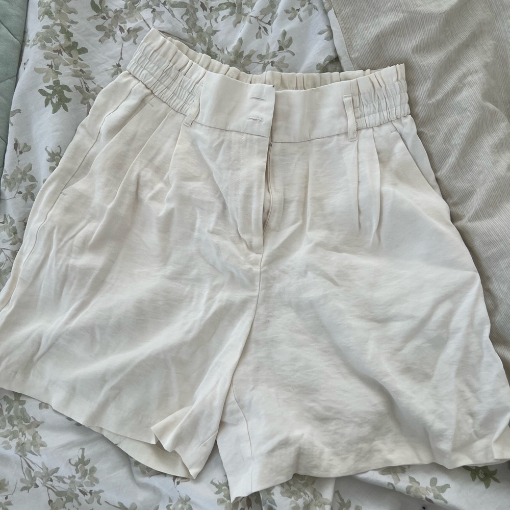 Simply Vera Vera Wang Cream High Waist Shorts